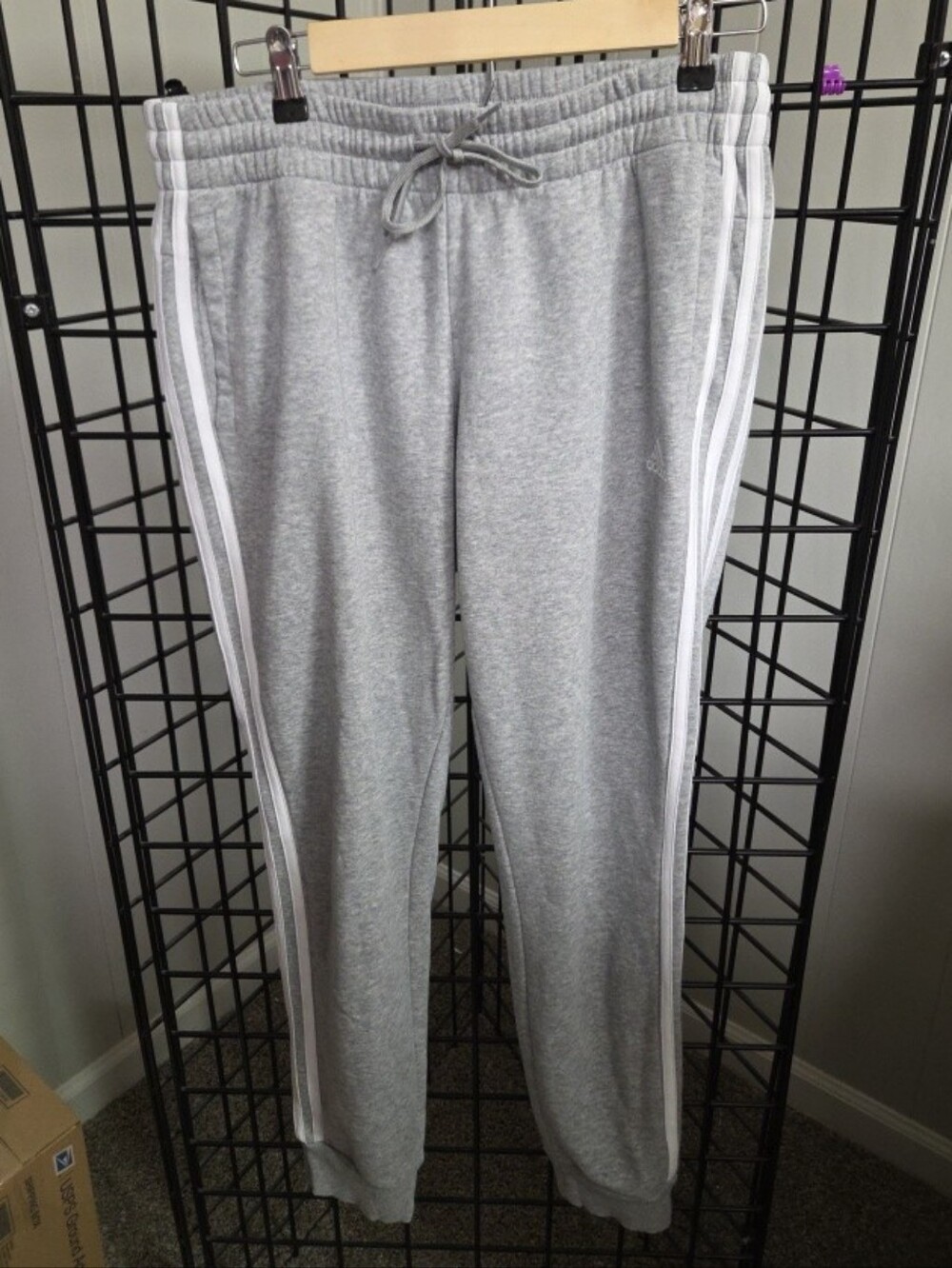 Adidas light gray women's 3-Stripe fleece sweatpants jogger with pockets Large